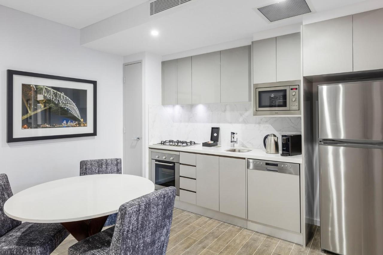 Meriton Suites Mascot Central Сідней Екстер'єр фото A typical kitchen in a serviced apartment